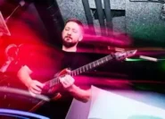 kamil adamik gitarista holotropic 2026